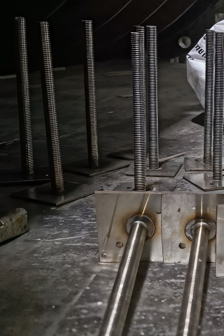 Изготовление кронштейнов и шпилек из нержавеющей стали 