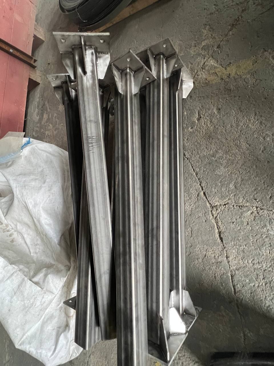 Стойки из нержавеющей стали AISI 304